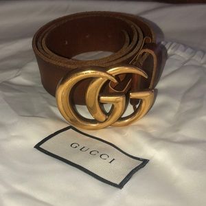 Beautiful Gucci brown belt gold buckle LIKE NEW